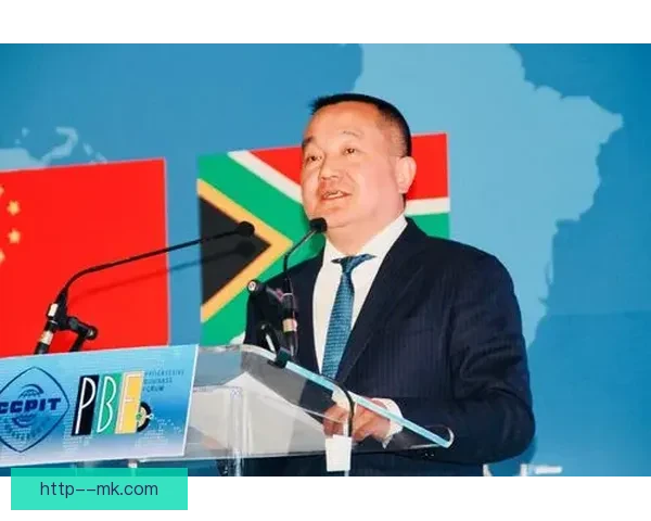 瓦拉内正式加入科莫俱乐部董事会 致力推动俱乐部发展与国际化战略